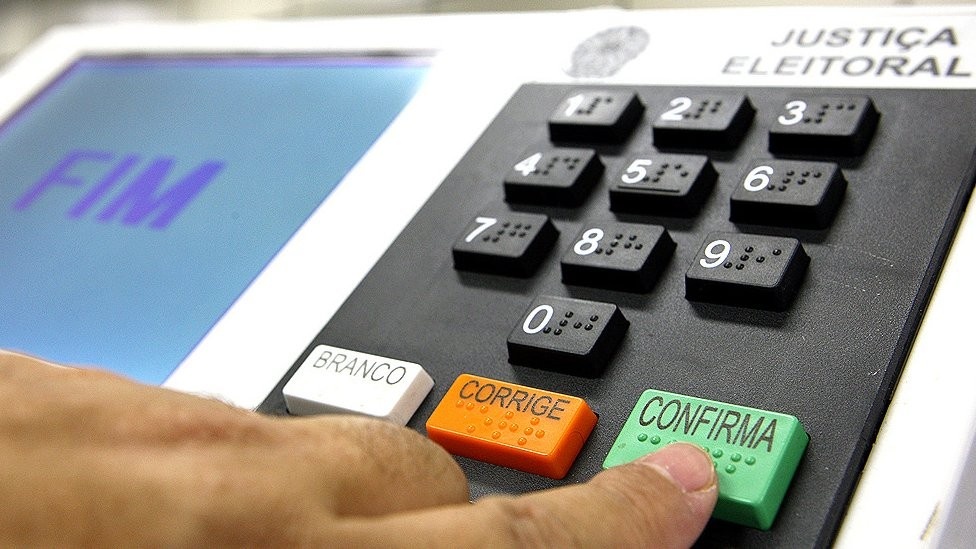 O Poder Silencioso da Classe C: Como o Pragmatismo da Maioria Moldará as Eleições Brasileiras