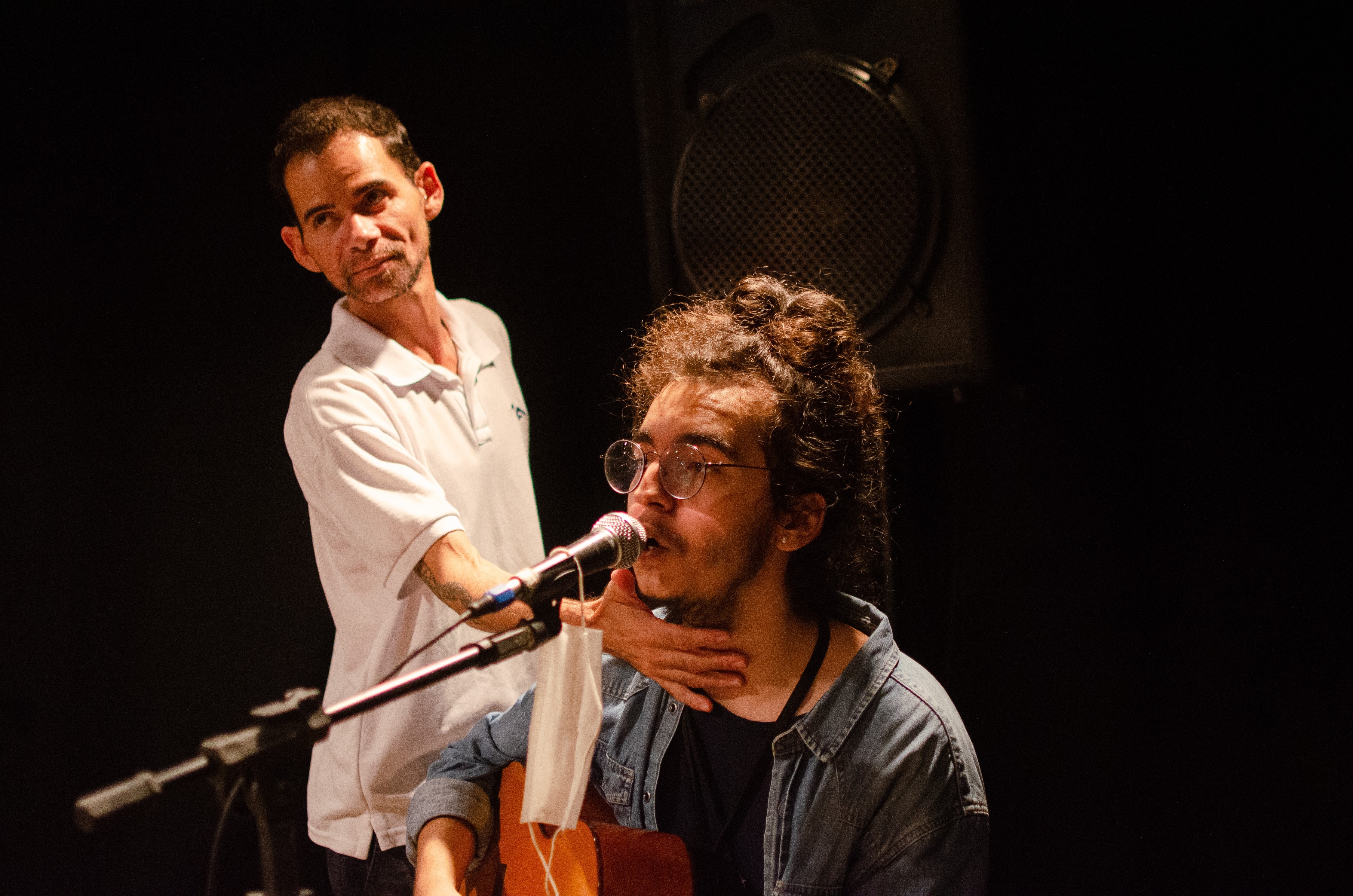 A Revolução Sensorial da Música no DF: Como Brasília Redefine a Experiência Auditiva para Surdos