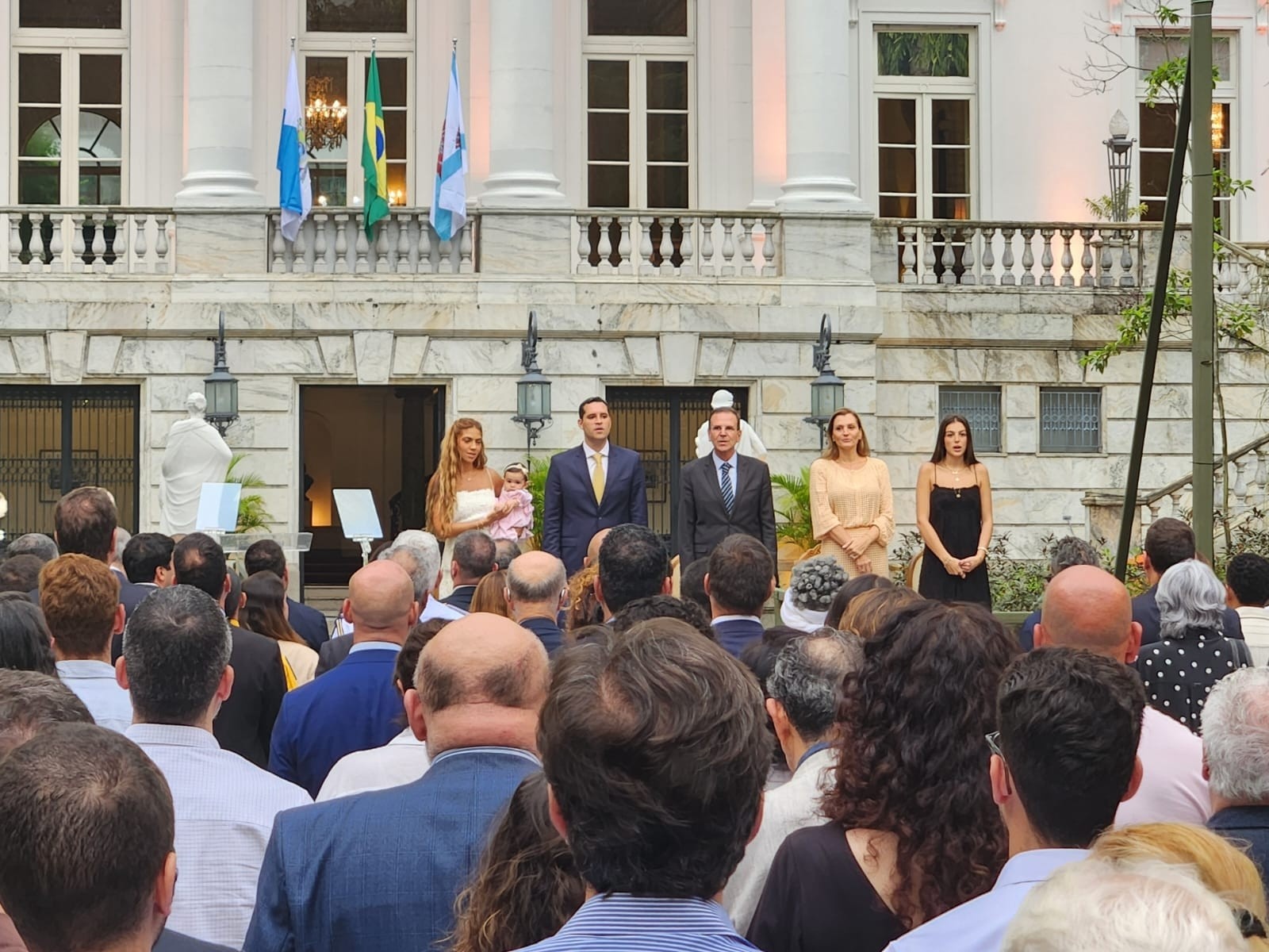 Transição Política no Rio: A Saída Estratégica de Paes e a Ascensão de Cavaliere Redesenham o Cenário Municipal