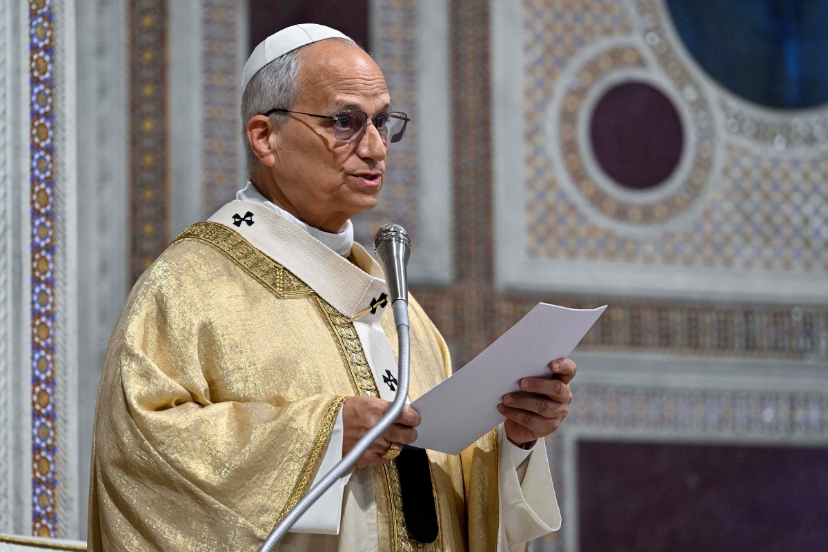 Papa Leão XIV passa noite tranquila após cirurgia de Câncer