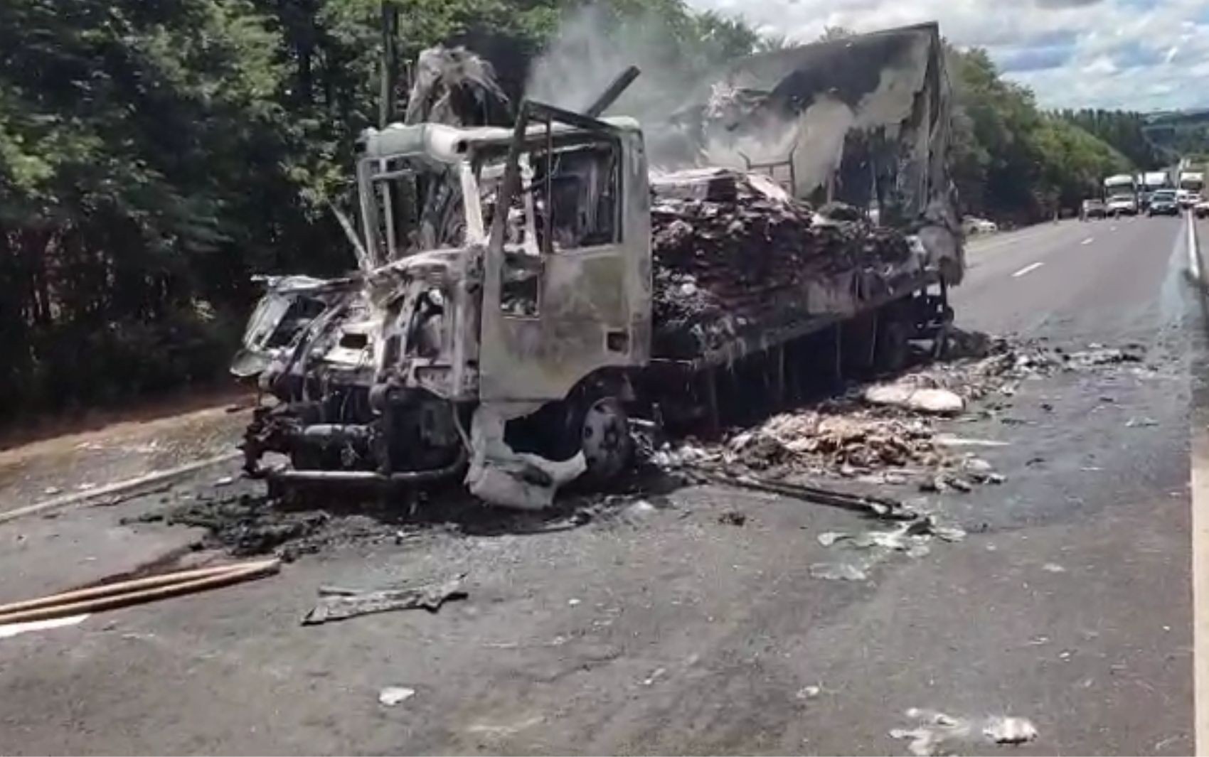 Acidente Fatal na BR-153 em Goiás Reacende Debate Sobre Segurança Viária e Logística Regional