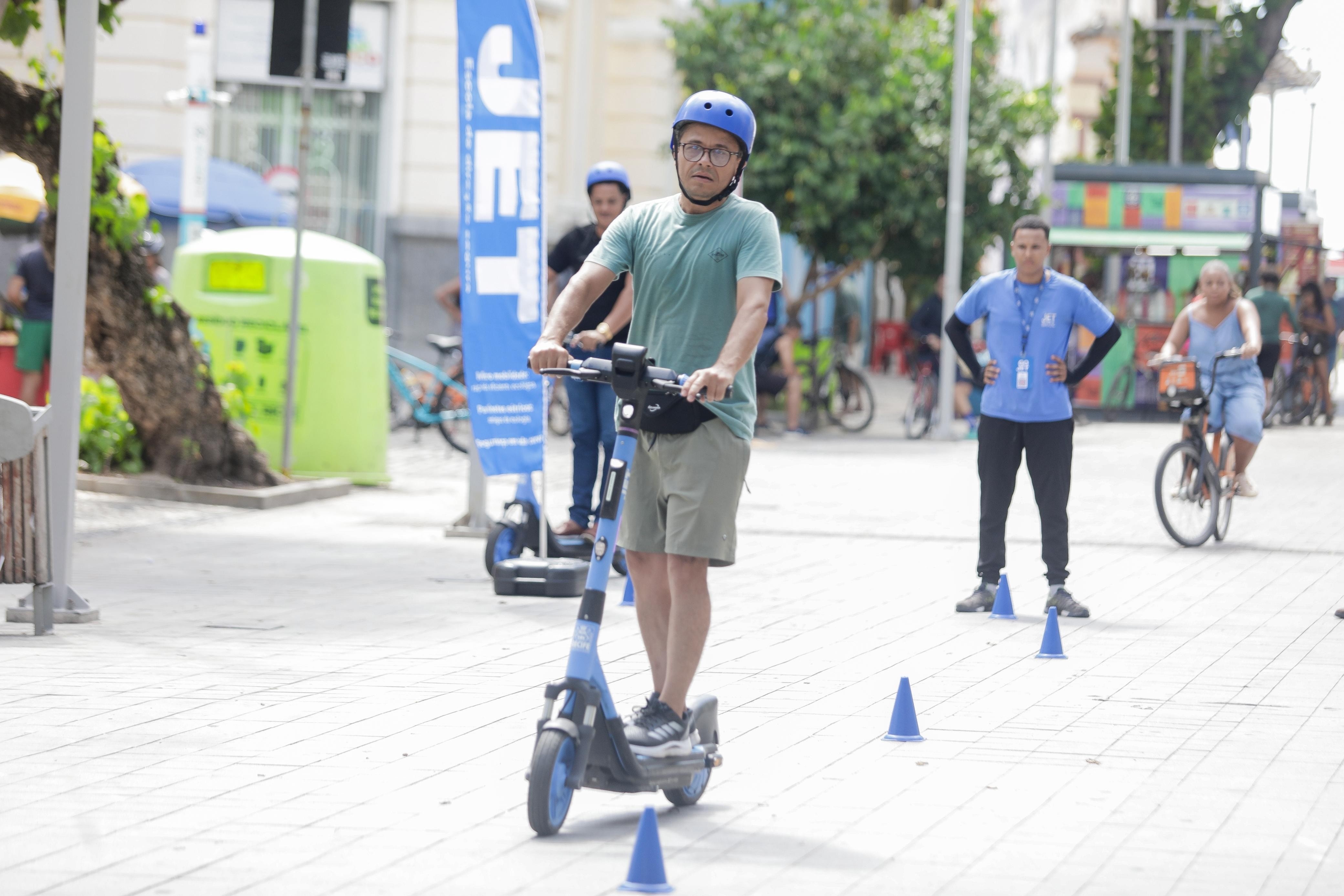 Recife Adota Micromobilidade: Patinetes Elétricos Redefinem o Cenário Urbano em Fase Experimental