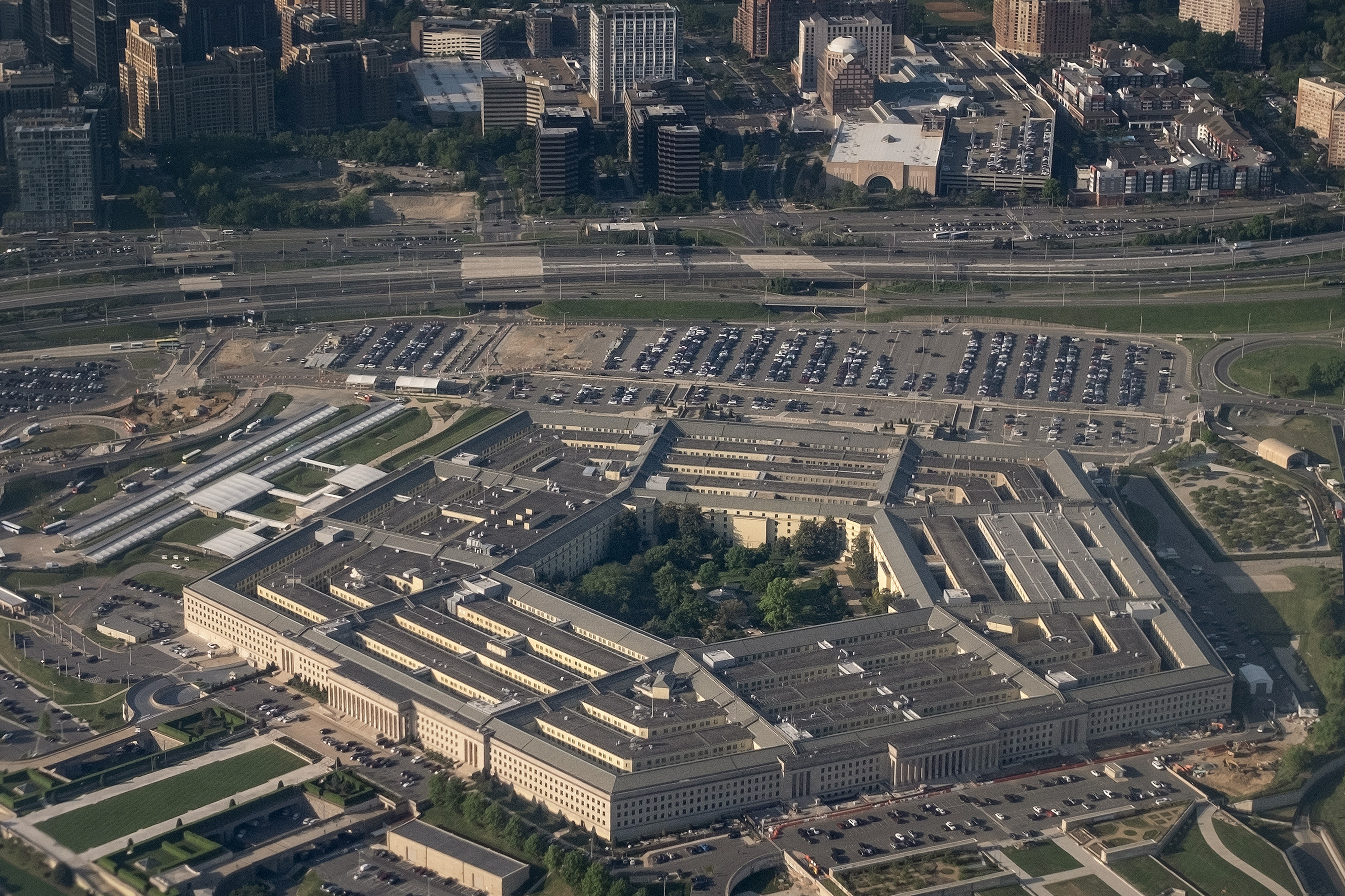 Reconfiguração Geopolítica: A Retirada de 5 Mil Soldados dos EUA da Alemanha e o Futuro das Alianças Ocidentais