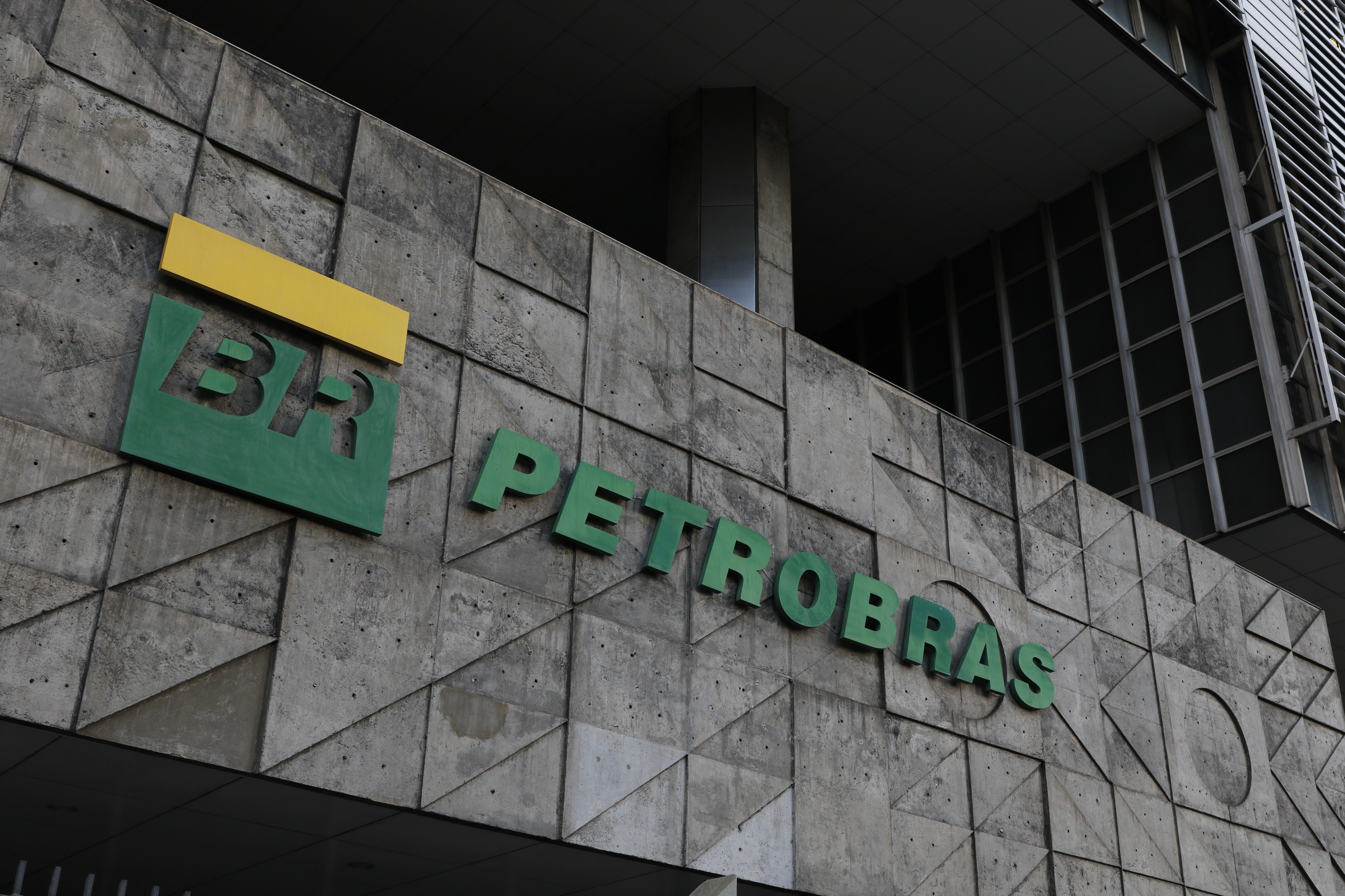 Petrobras e Pemex: A Estratégia Brasileira para o Golfo do México e Seus Reflexos Globais