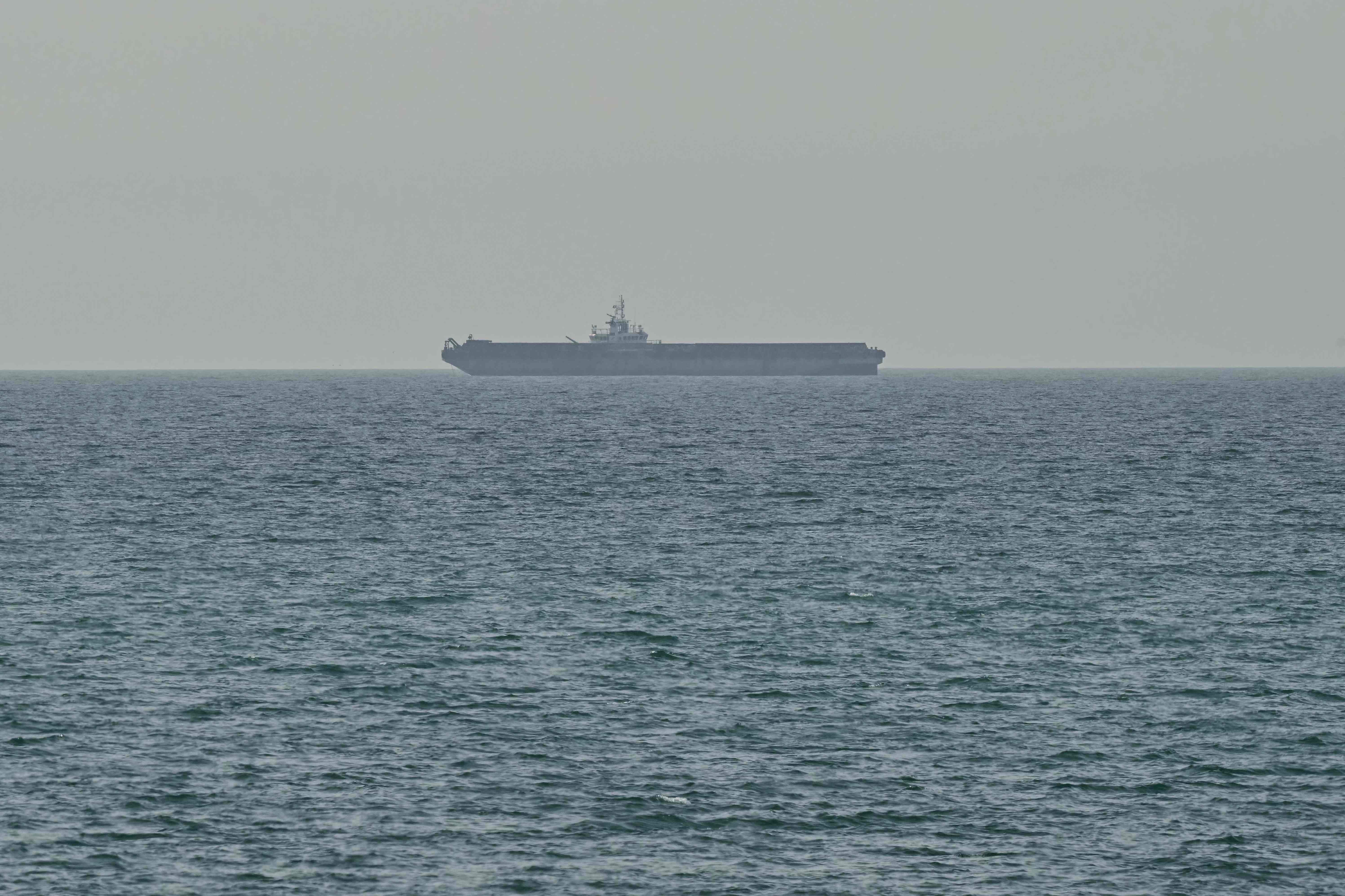 Escalada Geopolítica no Golfo: O Petróleo Como Termômetro da Tensão e o Risco para a Economia Global