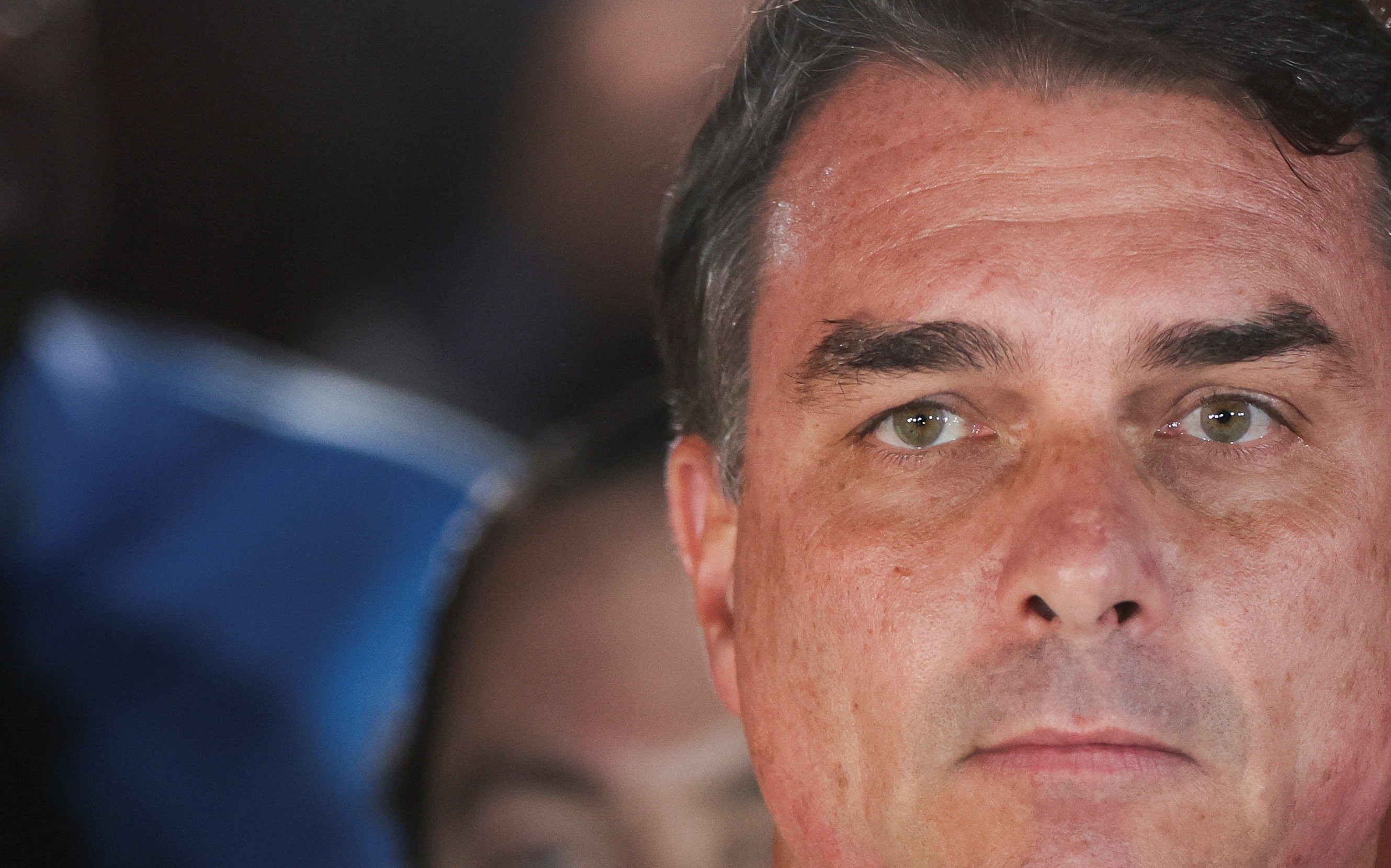PF Solicita aprehensão de passaporte de Flávio Bolsonaro