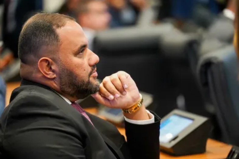 A Subversão Digital da Política: Quando Ameaças Veladas se Tornam Provas de Intimidação Sistemática
