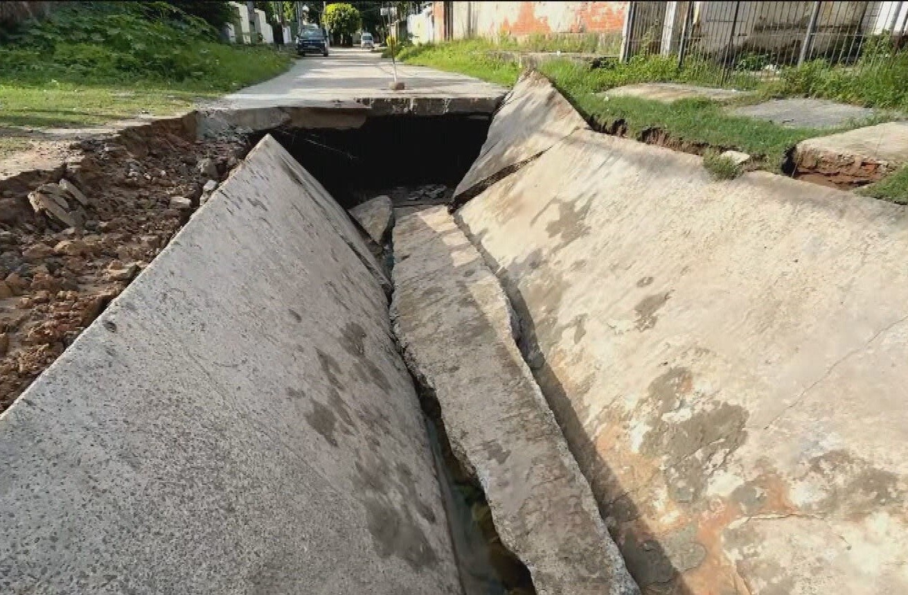 Risco Subterrâneo em Paulista: O Colapso de Placas que Revela a Fragilidade da Infraestrutura Urbana