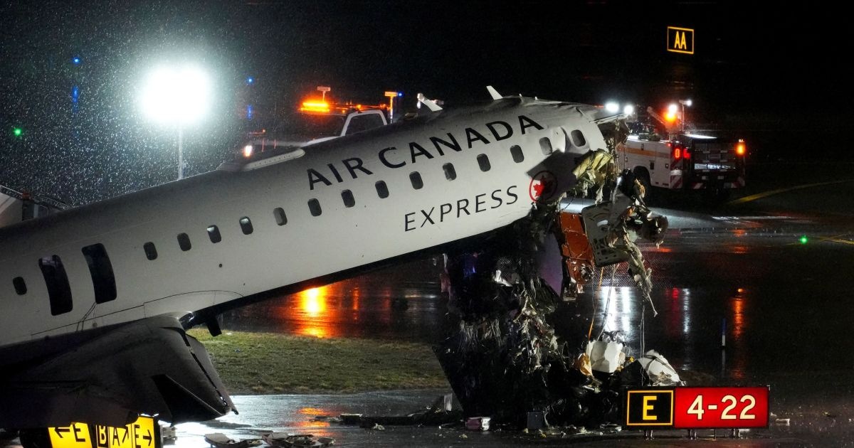 Acidente Aéreo em LaGuardia: Um Alerta Global sobre a Resiliência da Infraestrutura de Transporte