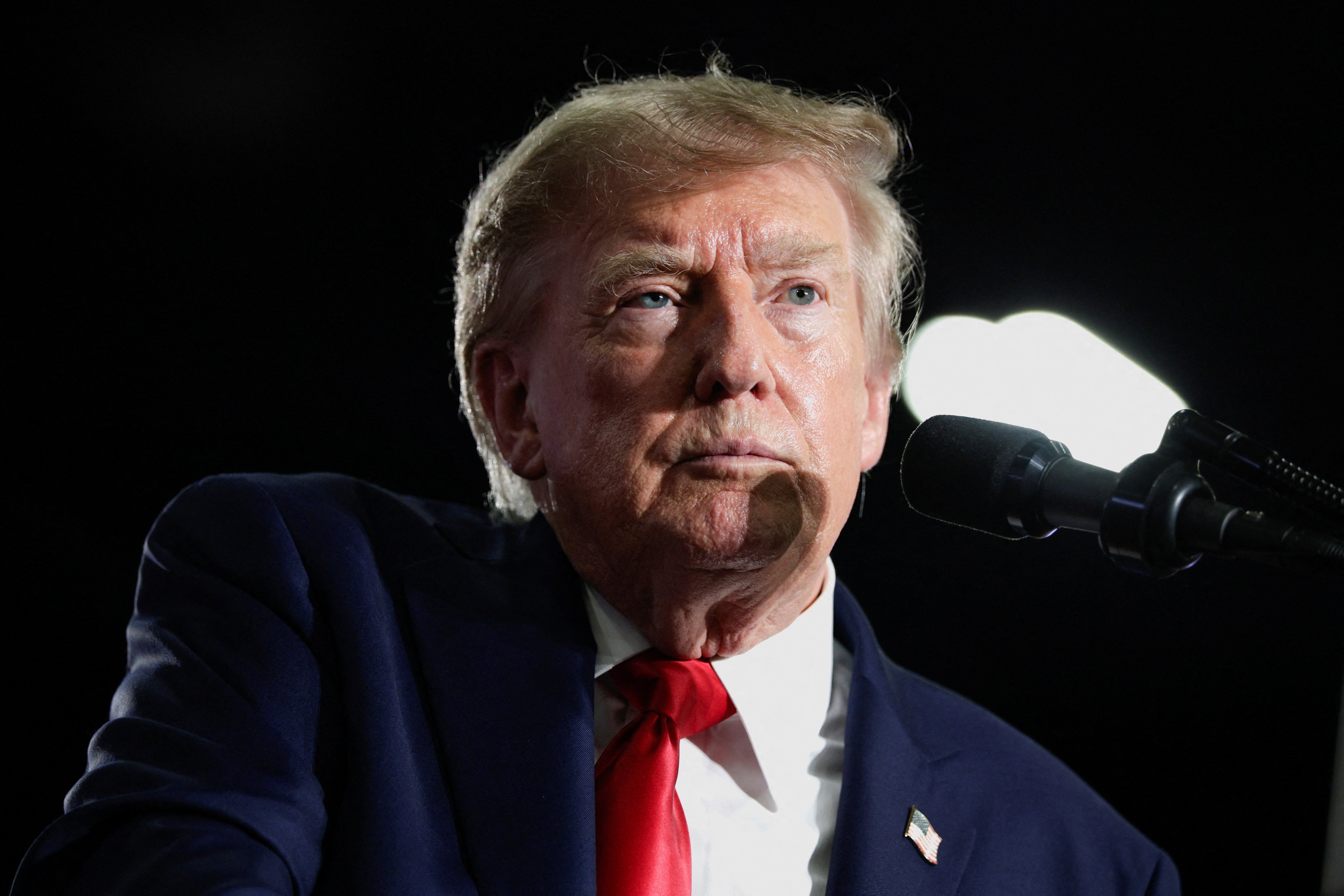 Suprema Corte e o Voto por Correio: A Intrincada Estratégia de Trump e Seus Efeitos Democráticos Globais