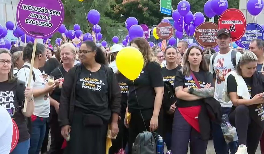 Educação em Curitiba: Acordo Suspende Greve, Mas Desafios Persistem Além do Retorno às Aulas
