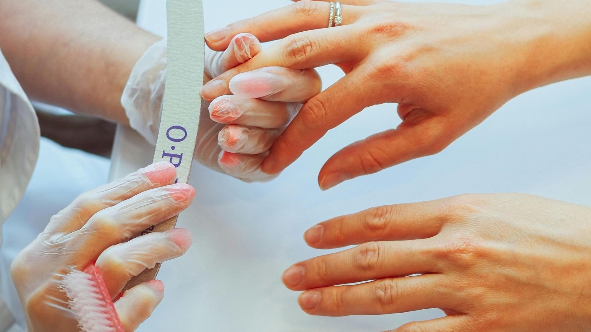 Oportunidade para Mulheres no DF: Como 420 Vagas de Qualificação Remodelam o Mercado Regional