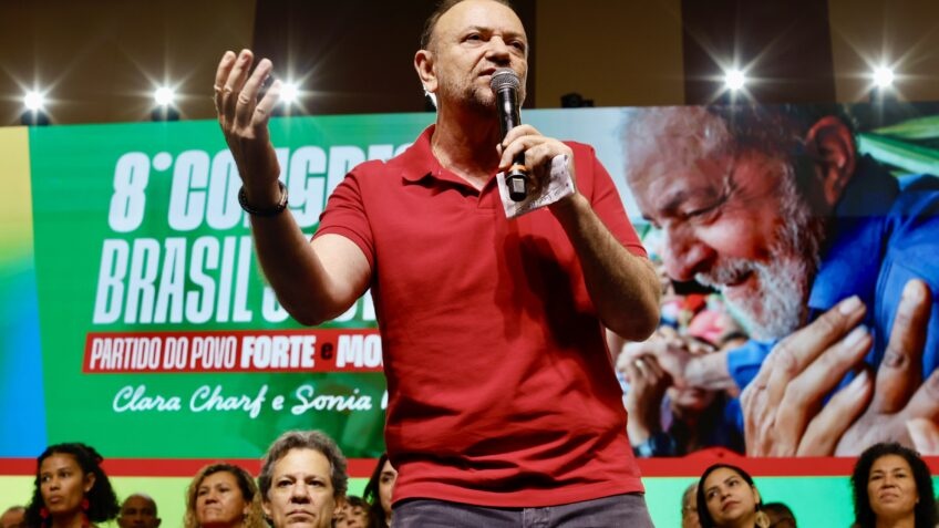 A Virada Estratégica do PT: Analisando a Reivindicação do Discurso Antissistema