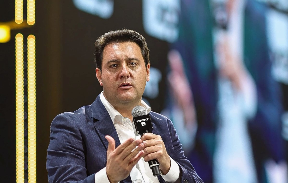 Ratinho Junior Recua da Presidência e Redefine Cenário Político do Paraná