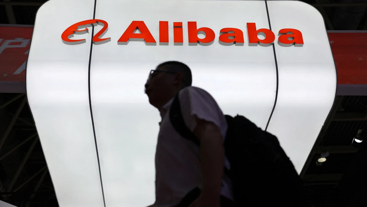 Alibaba: Lucro Líquido Cai 66%, Mas Investimentos Massivos em IA Sinalizam Reviravolta Estratégica