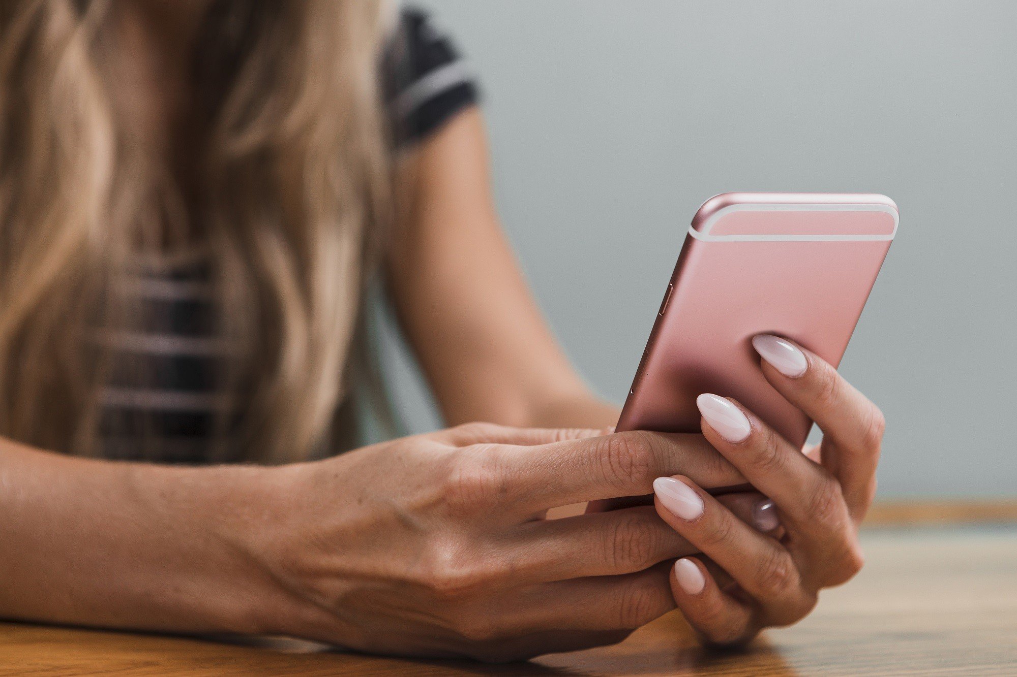 Rede Social Condenada a Indenizar Usuária por Suspensão Indevida de Conta Profissional