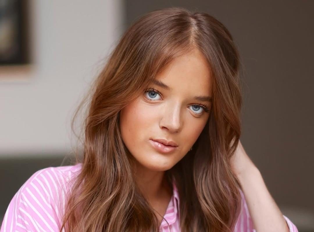 Rinoplastia na Adolescência: O Reflexo de Padrões e a Busca por Autoestima Pós-Digital