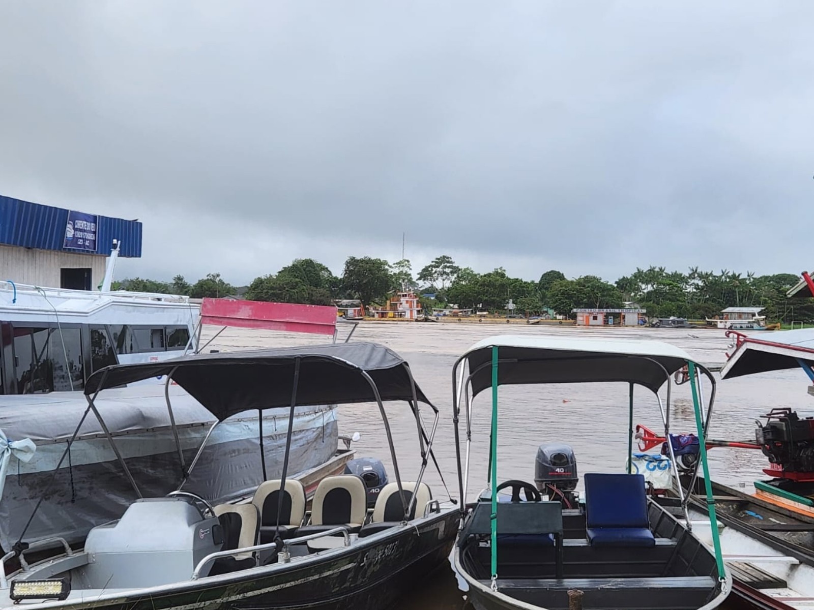 Rio Juruá Transborda Pela Quarta Vez em Três Meses, Acentuando Crise Hídrica e Desafios Urbanos em Cruzeiro do Sul