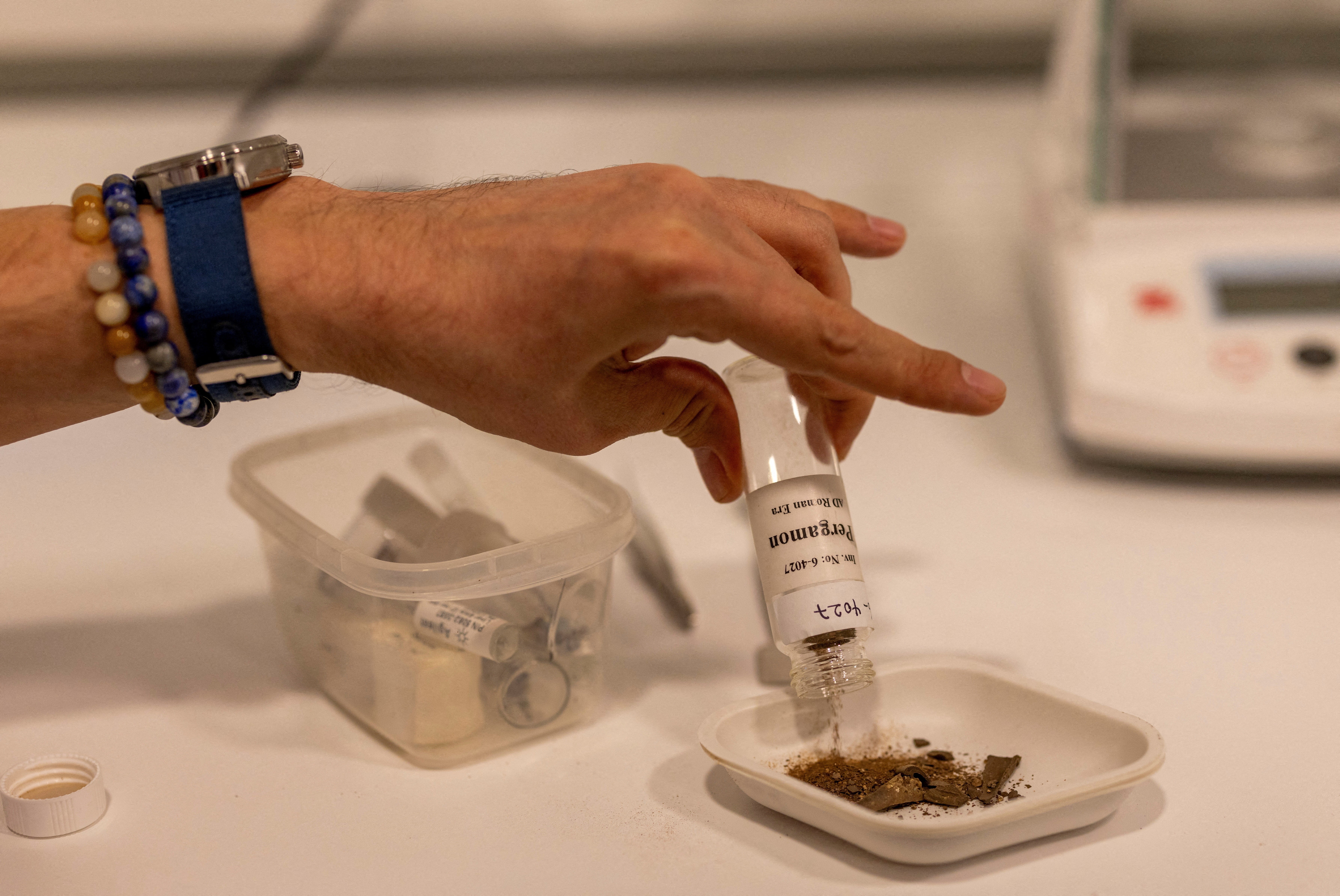 Arqueologia Revela Uso Medicinal de Excremento por Romanos: Uma Análise Profunda da Saúde Antiga