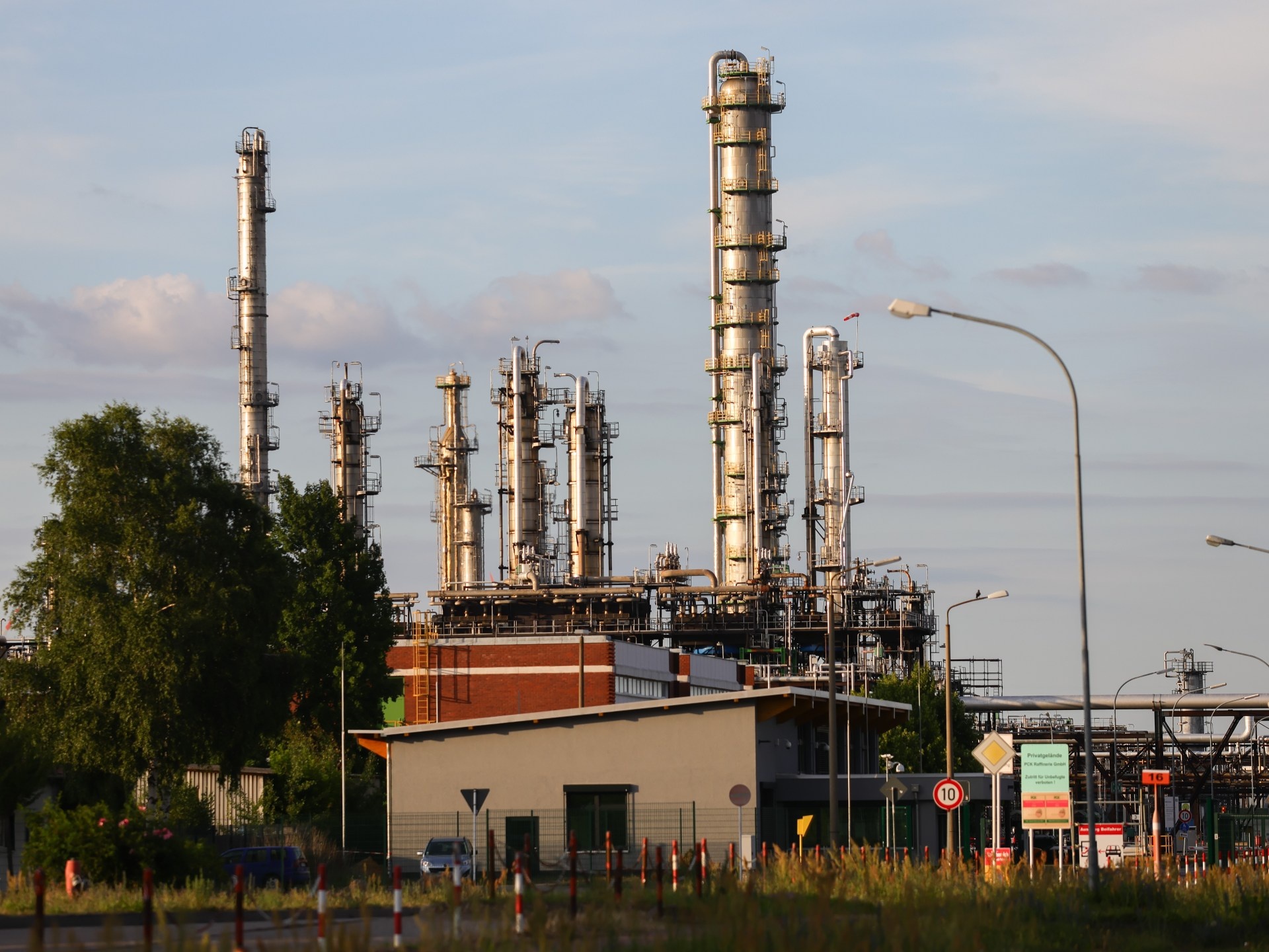 Rússia Redireciona Petróleo Kazakh da Alemanha: A Geopolítica da Energia Reconfigurada