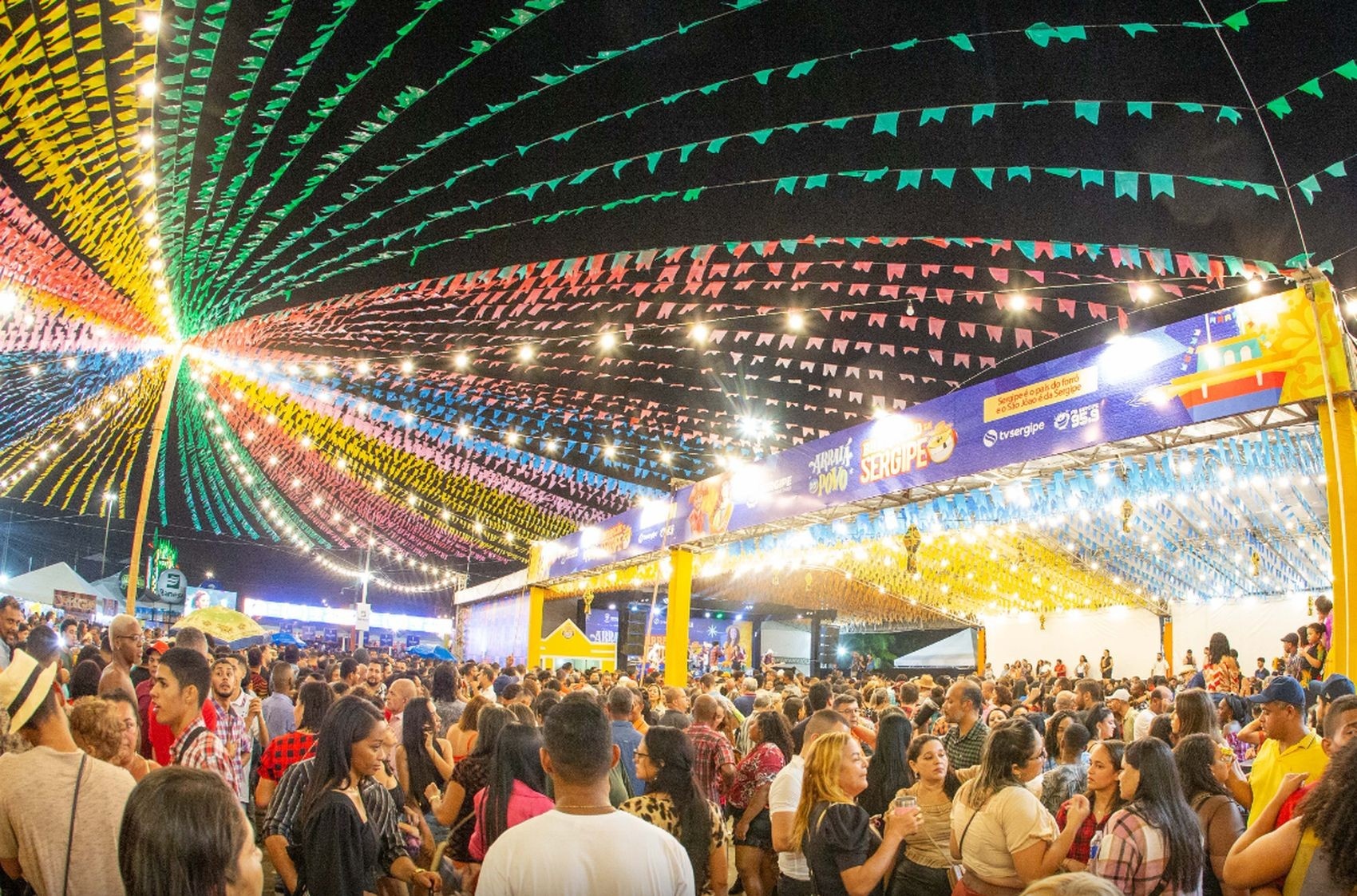 Sergipe e o São João: A Dinâmica Econômica por Trás dos Espaços Comerciais do Arraiá do Povo