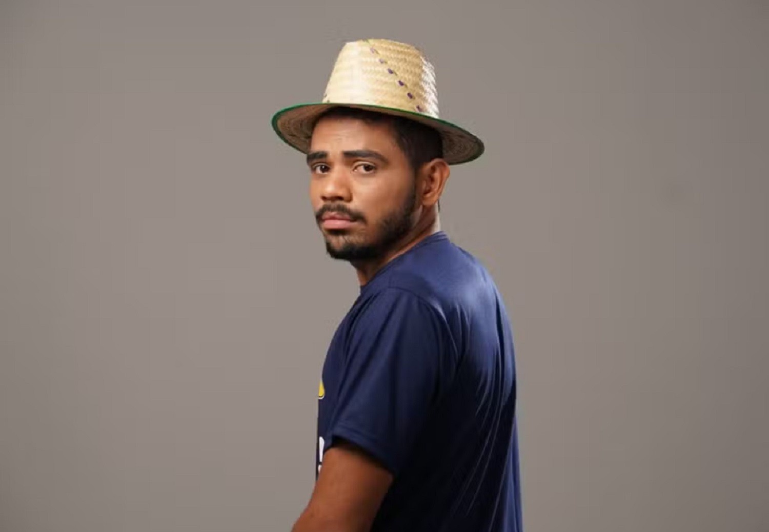 A Lente de Aumento Digital: O Caso Evoney Fernandes e a Complexa Batalha pela Dignidade Profissional no Tocantins