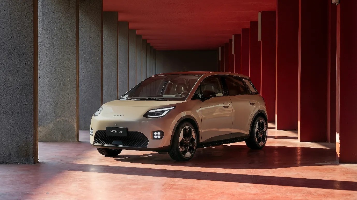 Chegada do GAC Aion UT Intensifica Disputa por Elétricos no Brasil e Redefine Escolhas