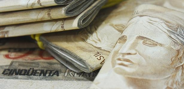 Salário Mínimo 2026: Aumento Nominal e os Desafios Reais para a Economia Brasileira