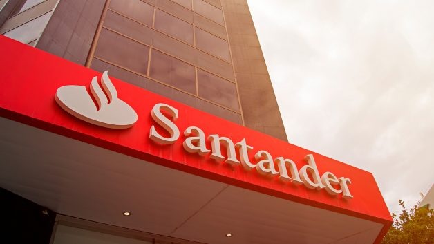 Investimento Estratégico em Capacitação: Santander e Alura Oferecem 36 Mil Bolsas em Tech e IA