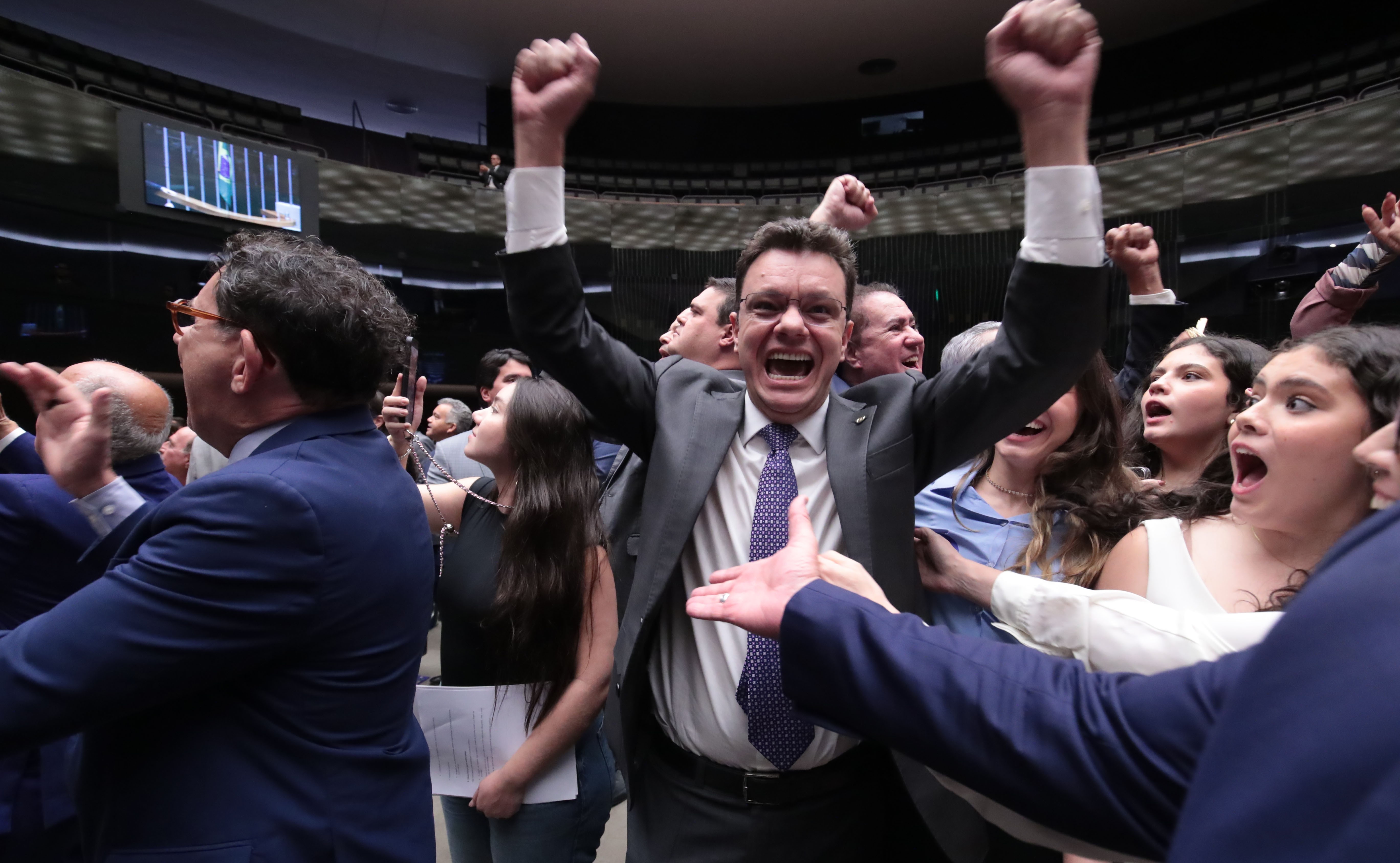 Aprovação de Odair Cunha no TCU: Decifrando o Equilíbrio de Poder e a Fiscalização Federal