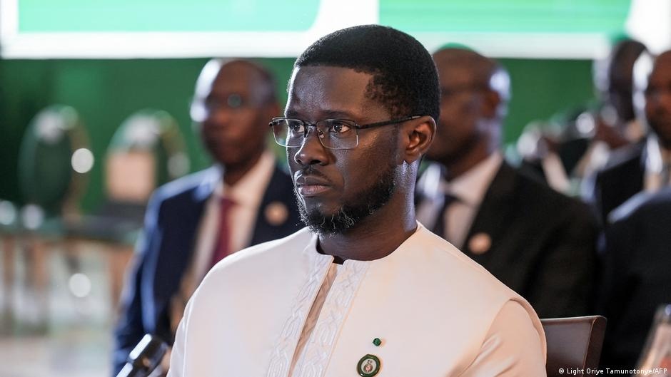 Senegal Endurece Penalidades para Relações Homoafetivas, Despertando Tensão Global e Dilemas Sociais