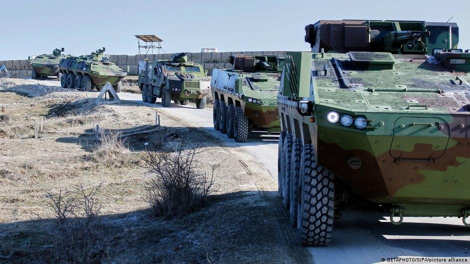 Rearmamento Estratégico da Sérvia: O Elusivo Jogo de Poder nos Balcãs Ocidentais