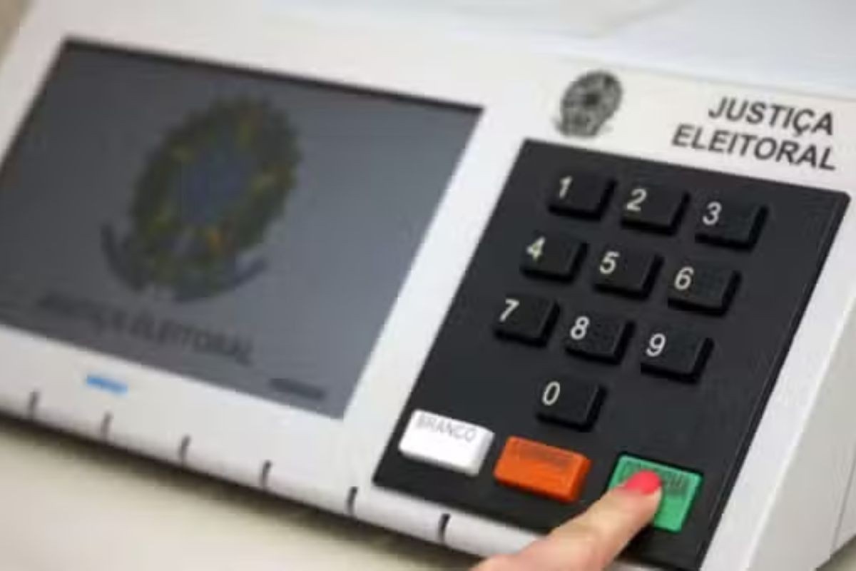 Eleitores enfrentam filas em Mossoró durante primeiro dia de votação