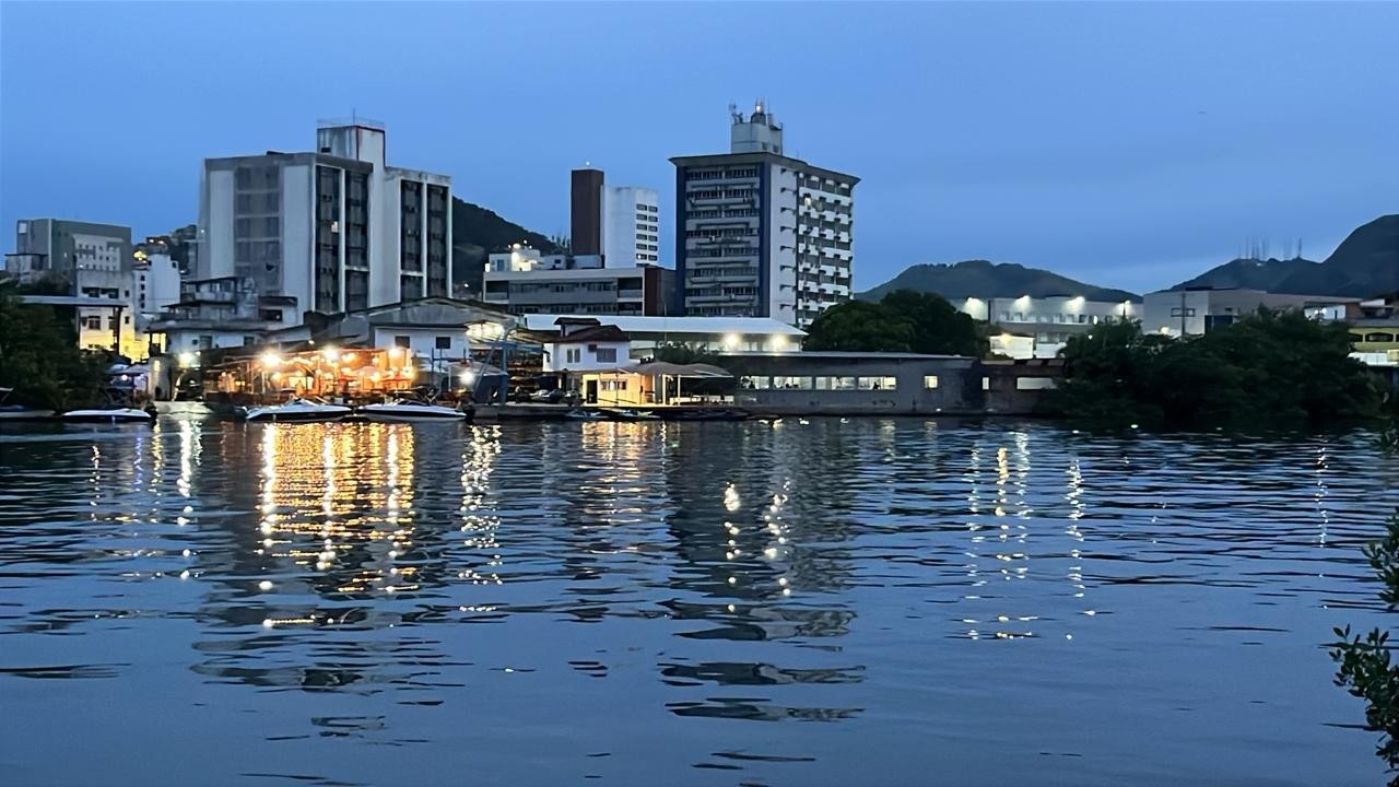 Tragédia no Canal de Camburi: Além do Acidente, um Alerta Urgente sobre a Segurança Náutica em Vitória