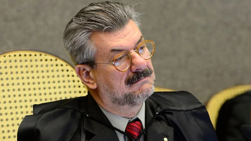 Marco Buzzi Condenado: STJ Impõe Perda de Cargo em Precedente Histórico Contra Importunação Sexual