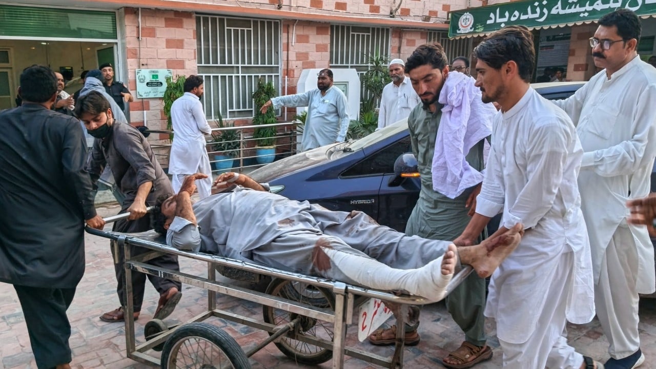 Ataque suicida mata pelo menos 11 pessoas em Dera Ismail Khan