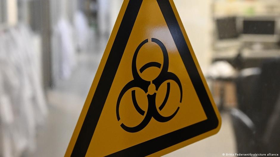 Novas informações sobre peste pneumônica: contra-exposição ao Fato
