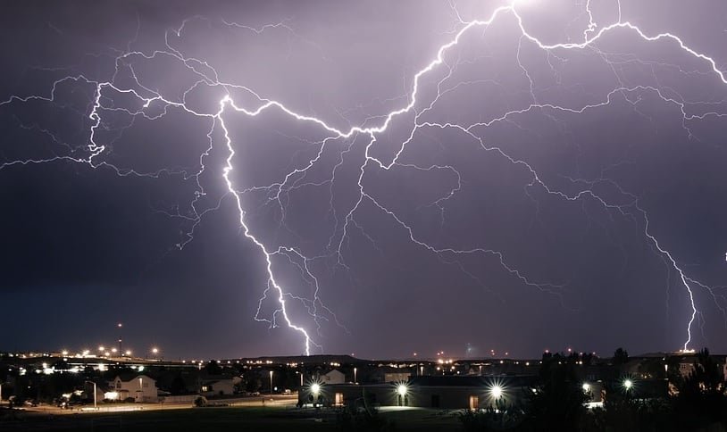 Temporais avançam por três regiões e chuva se espalha pelo Brasil