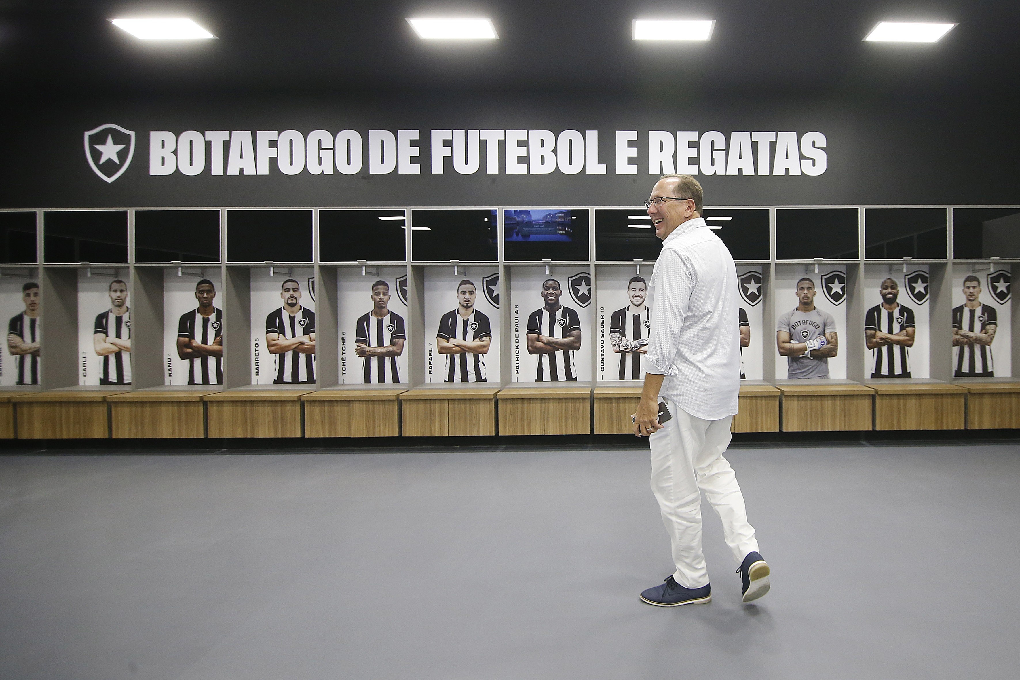 A Tempestade no Ninho: Como o Afastamento de Textor Reconfigura o Futuro Esportivo do Botafogo