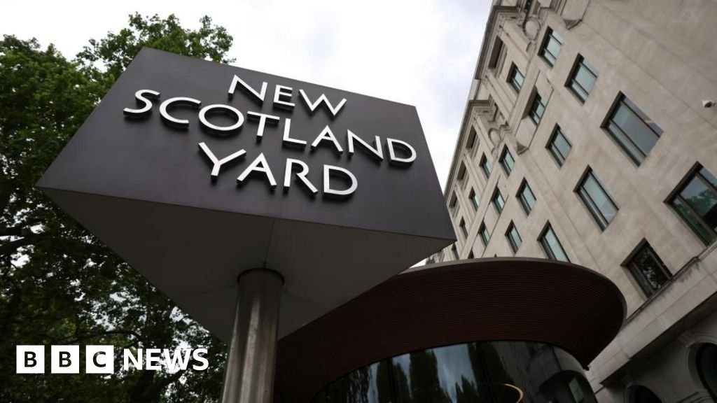 Três homens presos no Reino Unido sob suspeita de espionagem para a China