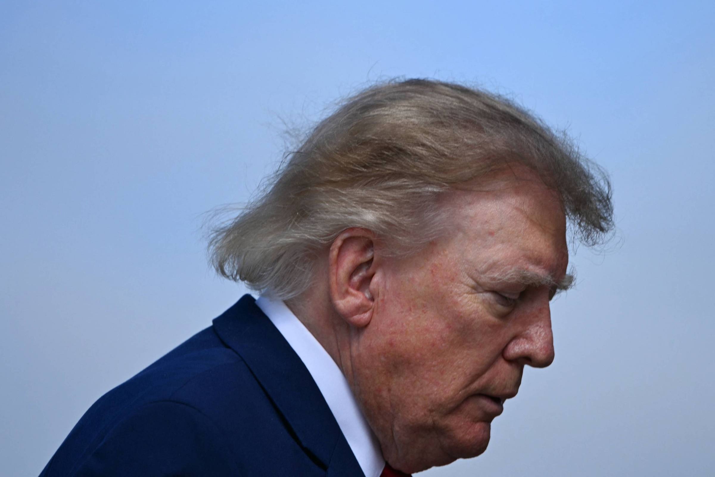 Trump tenta trocar apoio à Ucrânia por petróleo russo