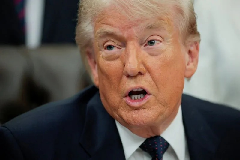 Ameaça de 'Dia D Econômico' de Trump contra o Irã: Redefinindo Geopolítica e Mercados Globais