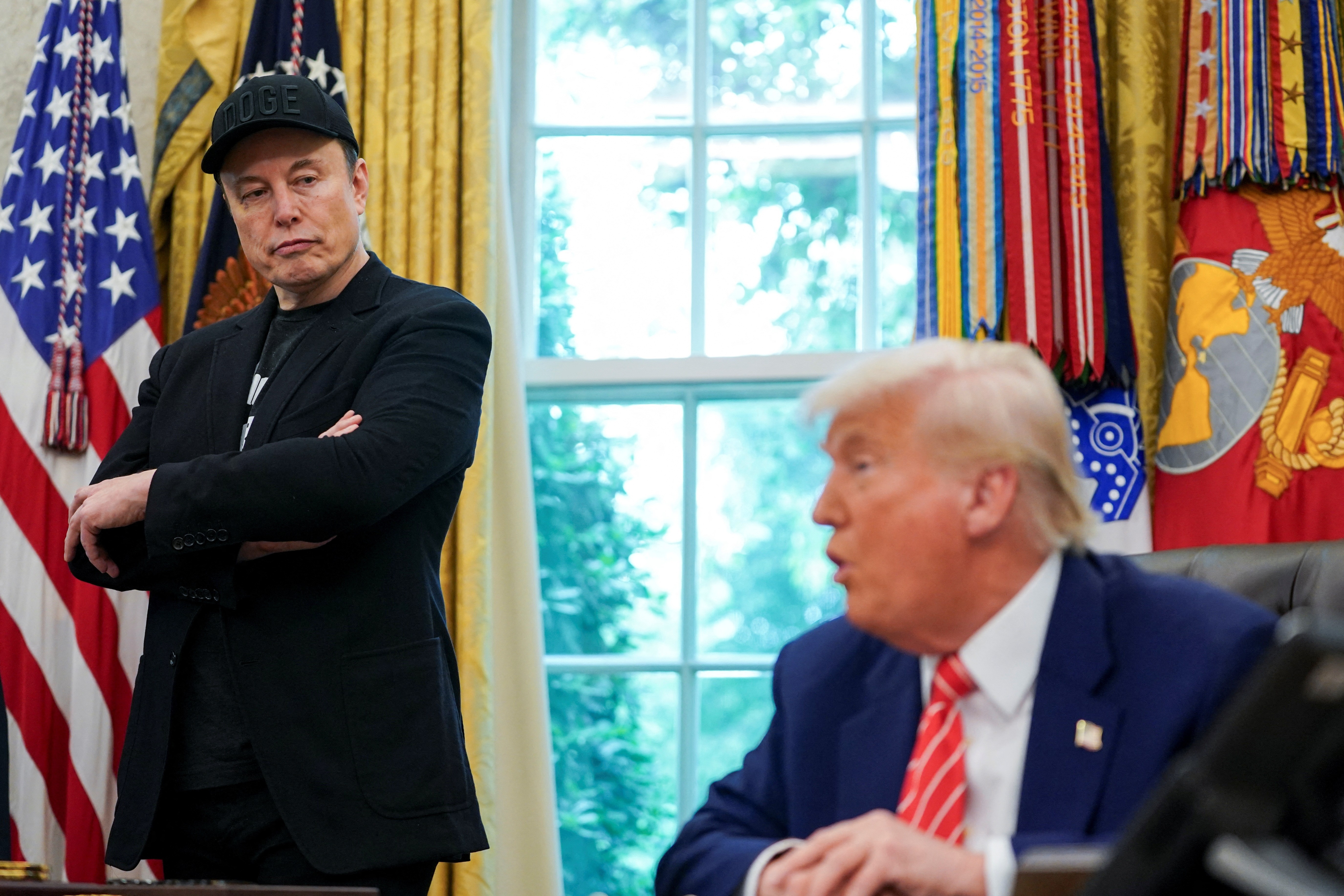 O Elo Político-Financeiro na Fronteira Espacial: O Investimento de Trump na SpaceX e Suas Implicações