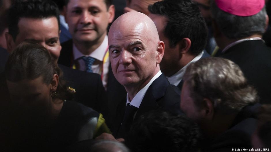 Ameaça à Governança: Gigantes do Futebol Global Desafiam Liderança de Infantino na FIFA