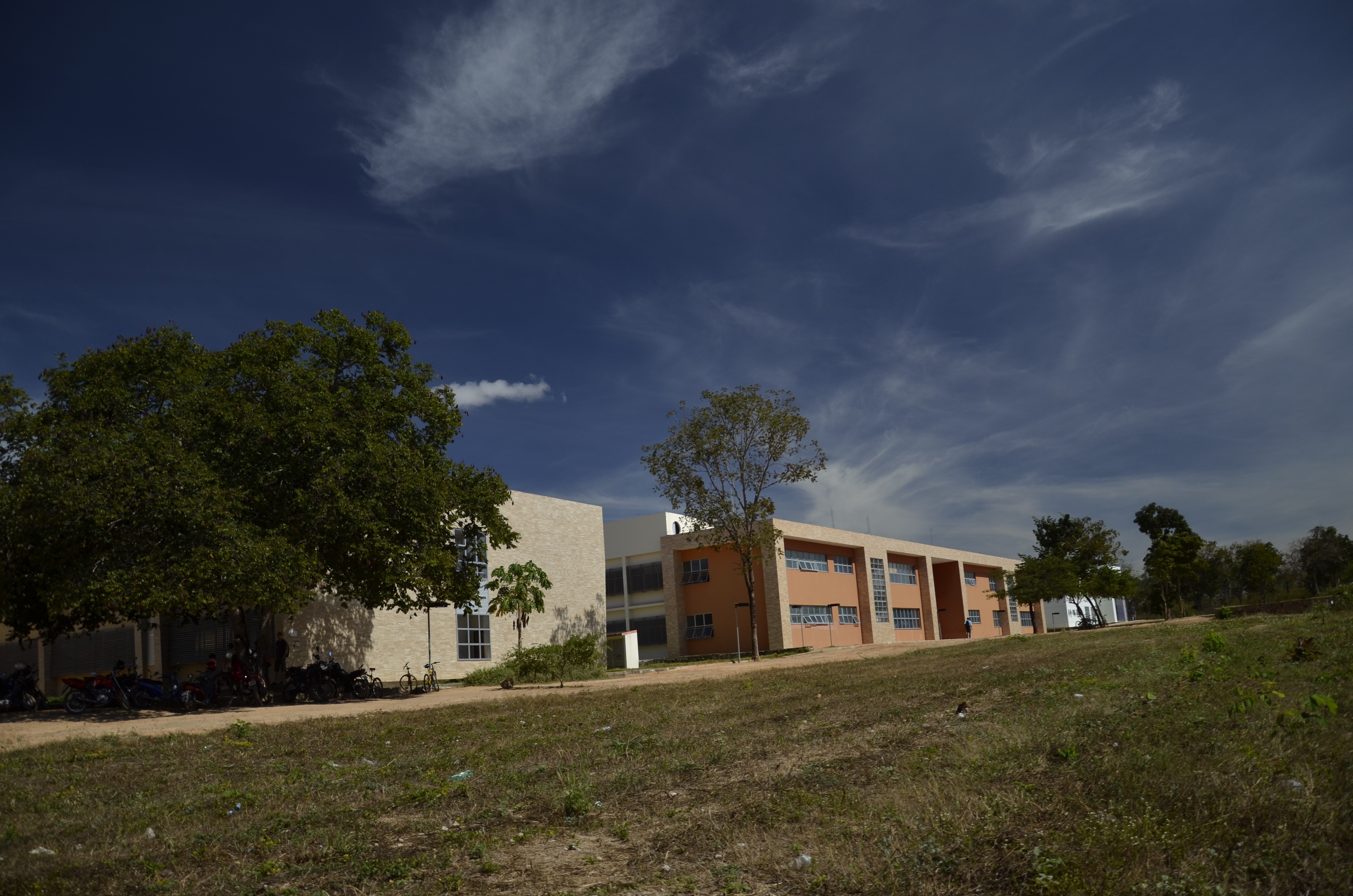Concurso UFOB: Além dos Salários, um Impulso Estratégico para o Desenvolvimento do Oeste Baiano