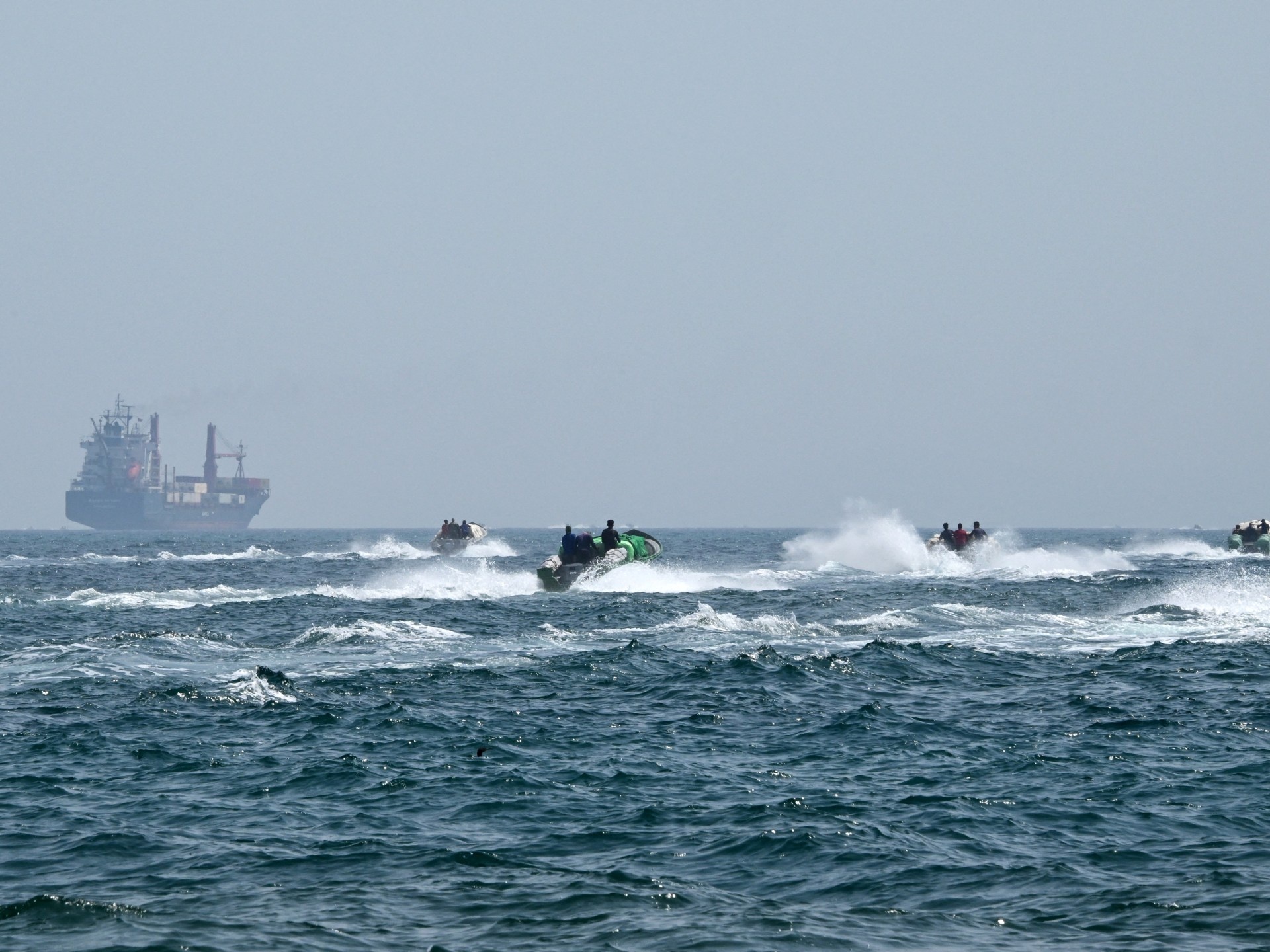 Reabertura do Estreito de Ormuz: O Impasse Global Pós-Conflito e Seus Efeitos na Economia Mundial