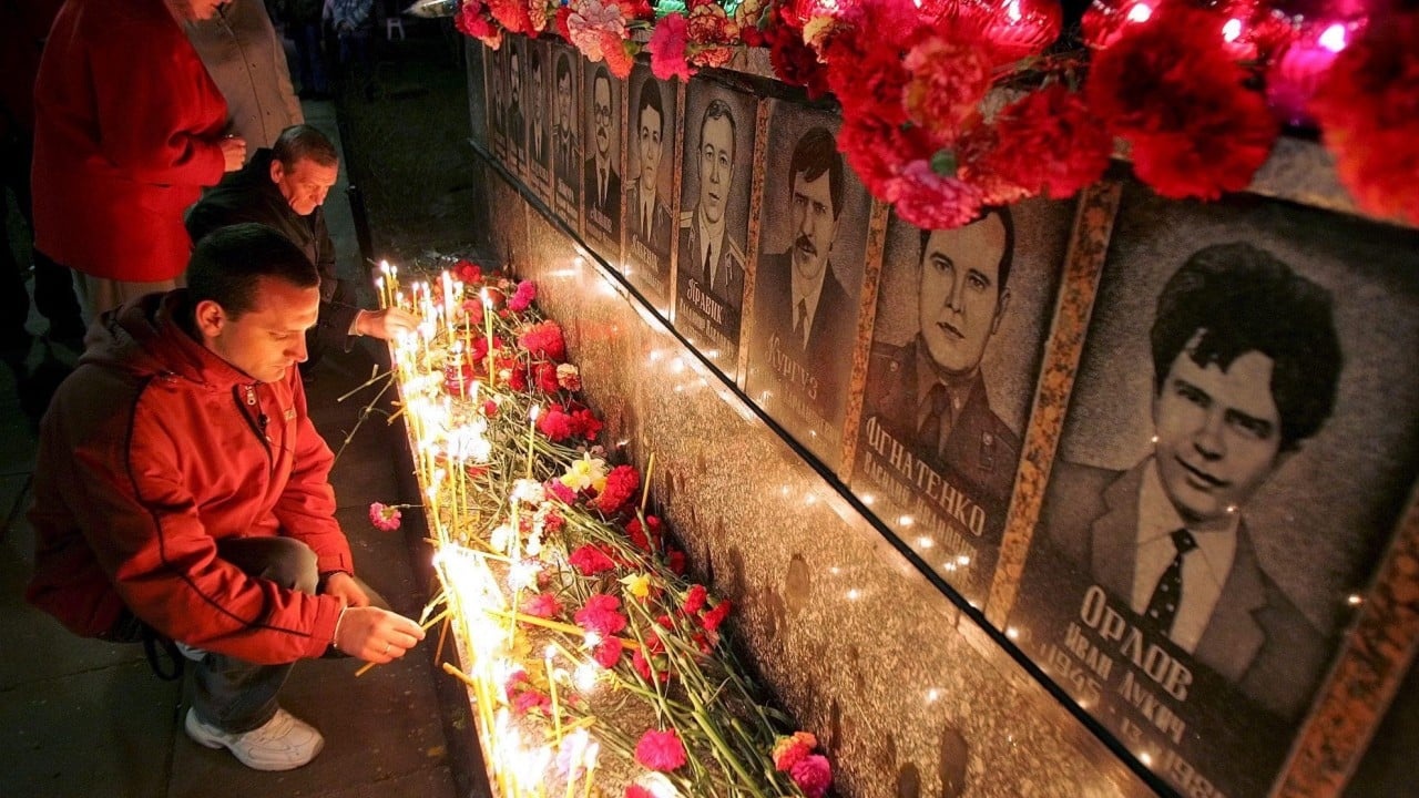 Chernobyl: O Eco da Negligência em um Cenário de Conflito Global