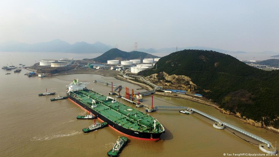 Crise no Estreito de Ormuz: Como a Disrupção Energética Reconfigura a Dependência Asiática e Amplia a Influência Chinesa