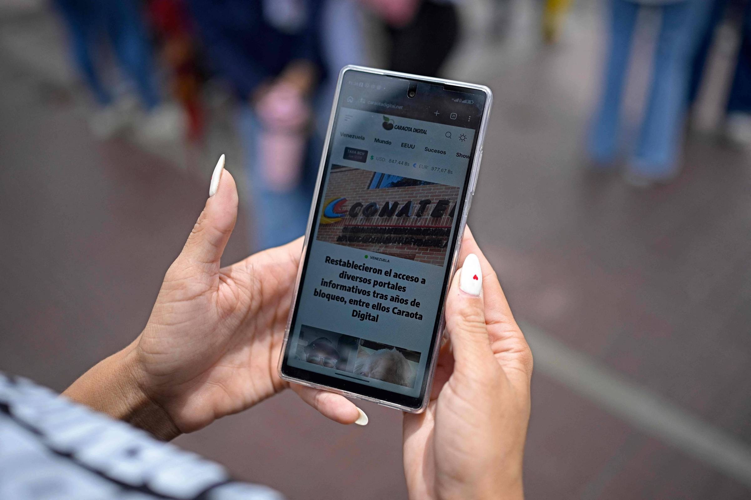 Venezuela: Desbloqueio de Sites de Notícias Revela Jogada Geopolítica e Impactos na Informação Global