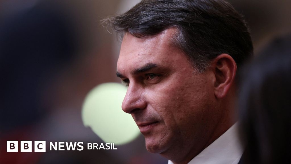 Flávio Bolsonaro e o Dilema da Moderação: Entre o Legado e as Novas Acusações